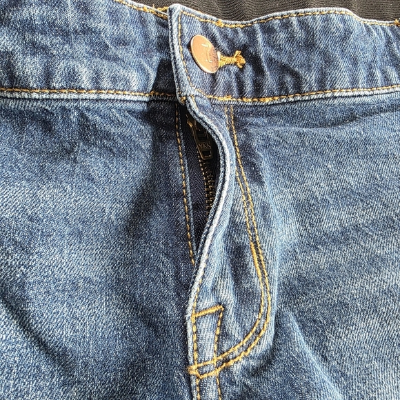 Isabel Maternity Side Panel Denim Shorts, Size 14 - Picture 3 of 6